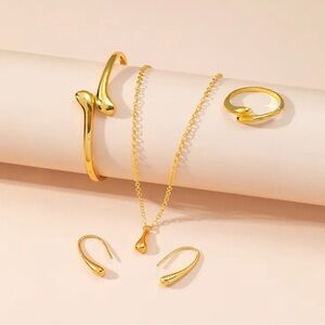 Elegant 4 pc Water Drop Adjustable Stunning Set